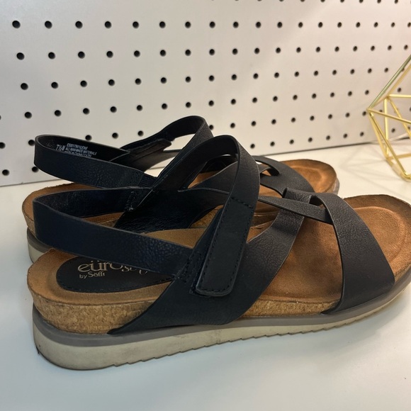 Eurosoft by Sofft Women's Gianetta Flat Sandal - Black - Picture 3 of 16